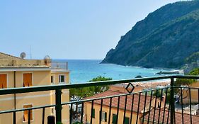 Monterosso Rooms
